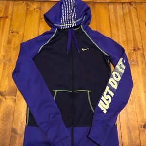 Nike therma fit women’s small